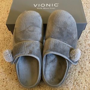 Vionic slippers